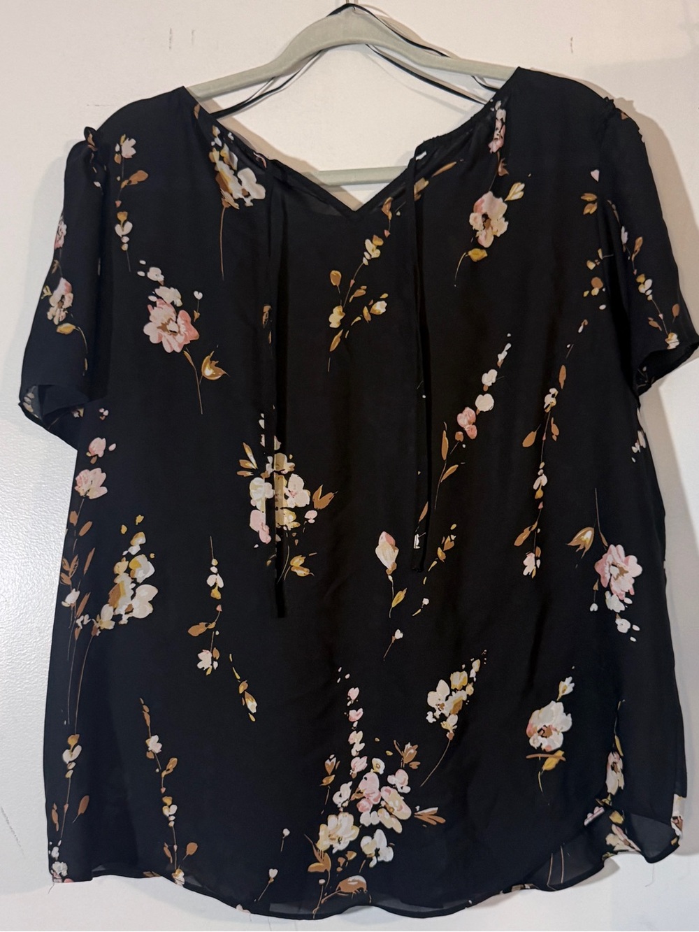 LC Lauren Conrad Women's Size XL Black Floral Flutter Sleeve Blouse | Tie Back
